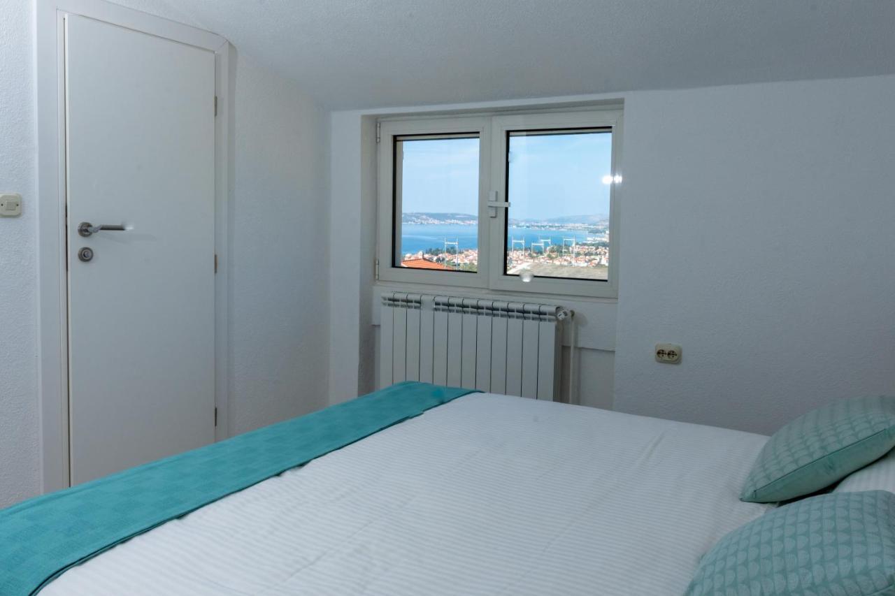 The View Split. Highlight With Roof-Top-Terrace And Pool Kastela Exterior photo