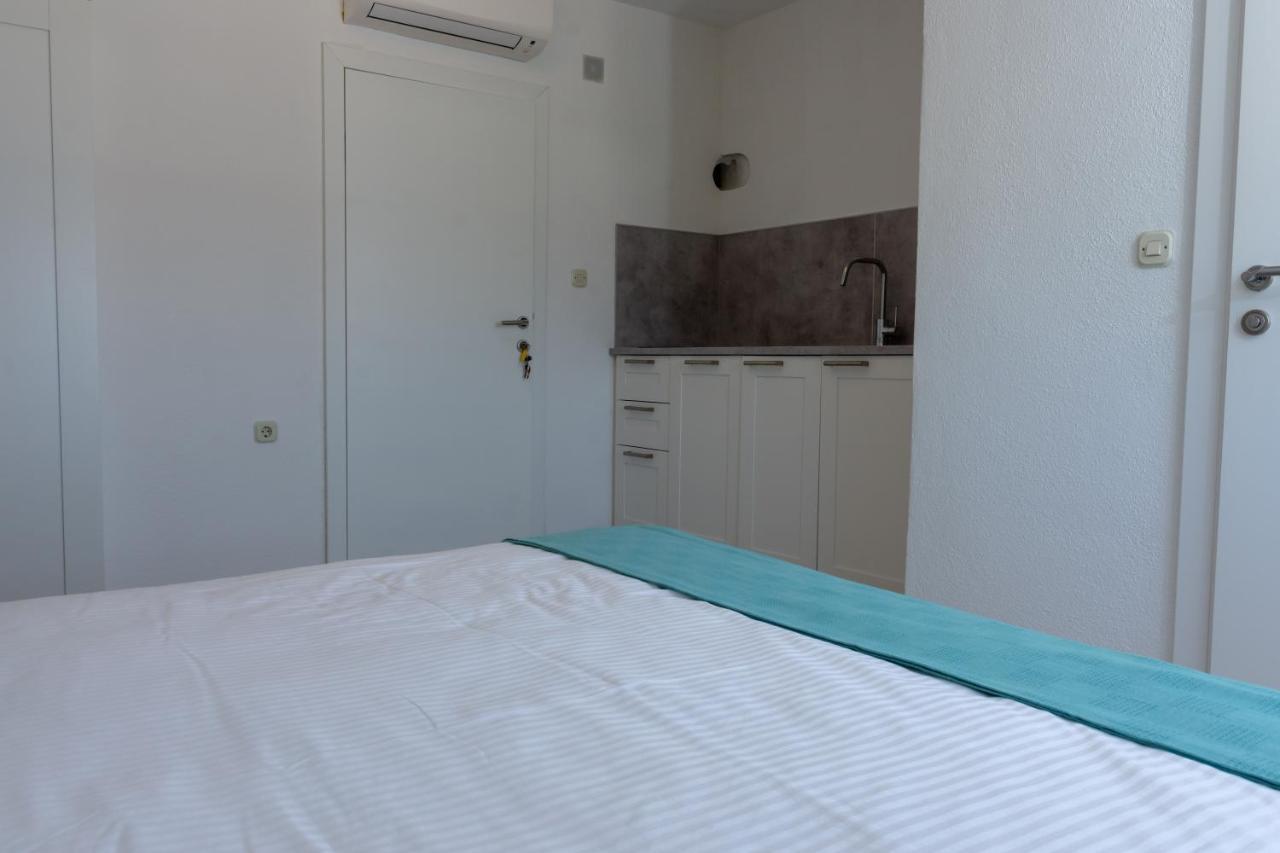 The View Split. Highlight With Roof-Top-Terrace And Pool Kastela Exterior photo