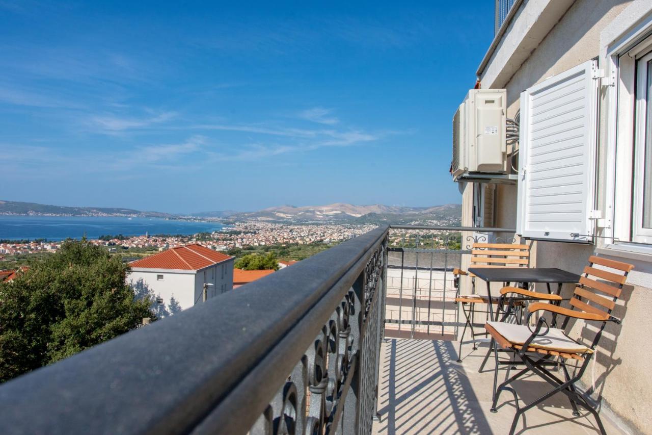 The View Split. Highlight With Roof-Top-Terrace And Pool Apartment Kastela Exterior photo